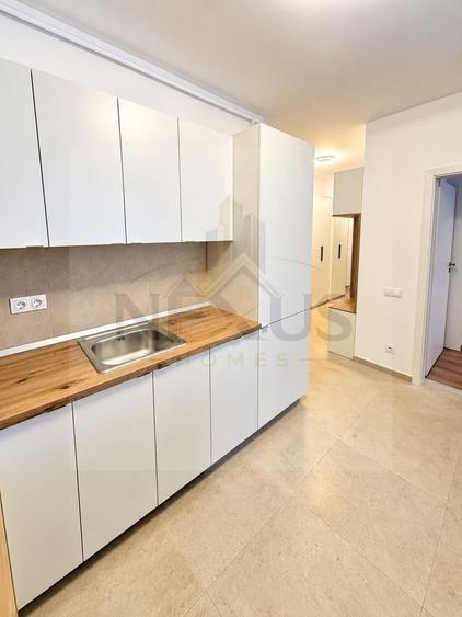 Apartament cu 2 camere semidecomandat, mobilat în Sud
