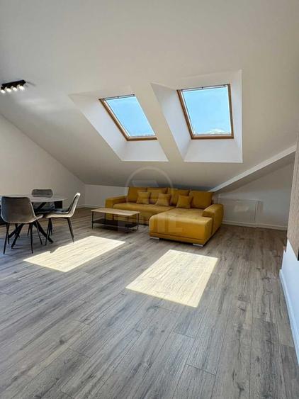 Apartament cu 2 camere semidecomandat în Florești