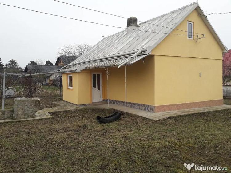 Casă cu 3 camere cu Teren 1800 Mp în Plopeni