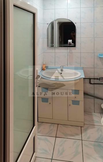 Apartament cu 3 camere decomandat, mobilat în Răcădău