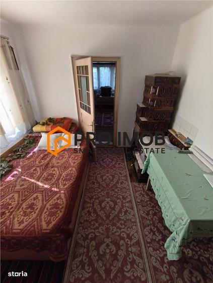 Casă cu 4 camere semidecomandat în Gura Dimienii