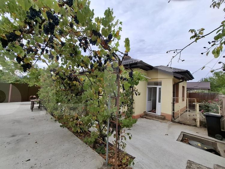 Casă individuală cu 3 camere cu Garaj în Zorleasca