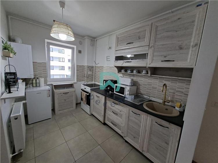 Apartament cu 2 camere decomandat în Tractorul