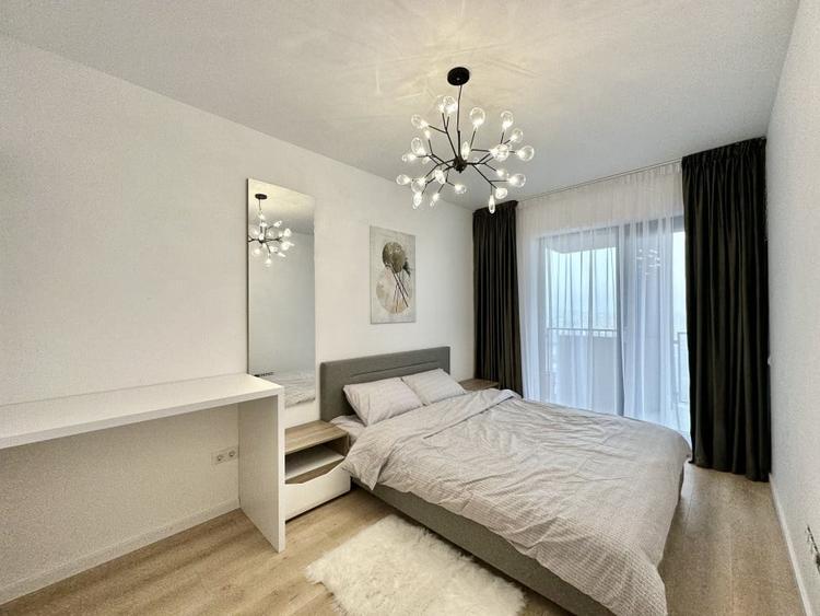 Apartament cu 3 camere semidecomandat, mobilat în Zorilor