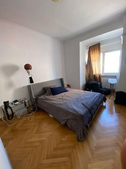 Apartament cu 3 camere semidecomandat, mobilat în Sala Palatului