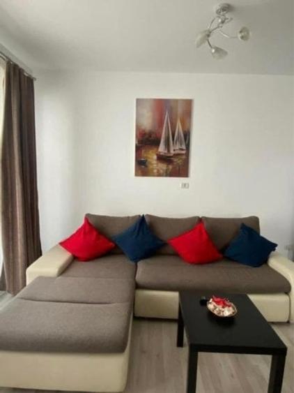 Apartament cu 2 camere decomandat, mobilat în Exterior Nord