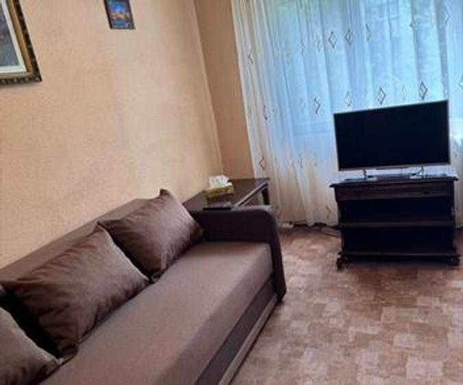 Apartament cu 2 camere decomandat, mobilat în Văcăresti