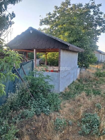 Casă cu Teren 1700 Mp în Plopu