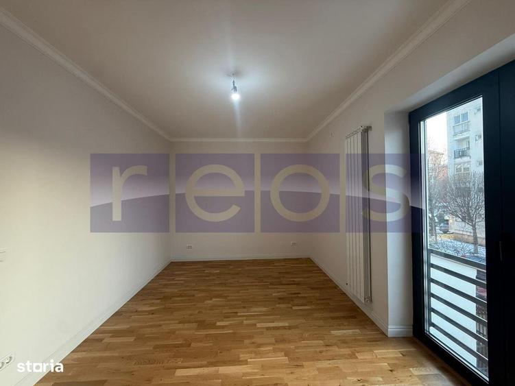 Apartament cu 3 camere în Tei