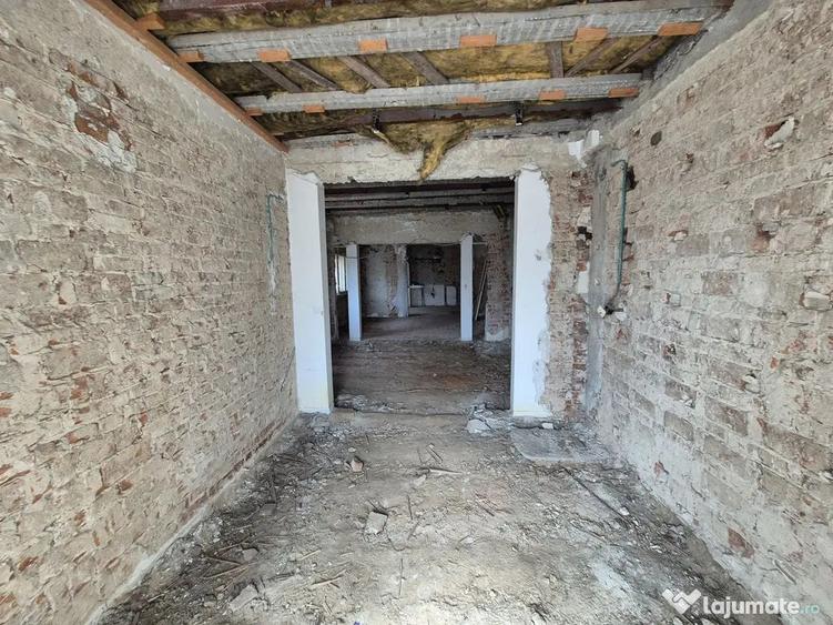 Casă cu 7 camere cu Teren 176 Mp în Baicului