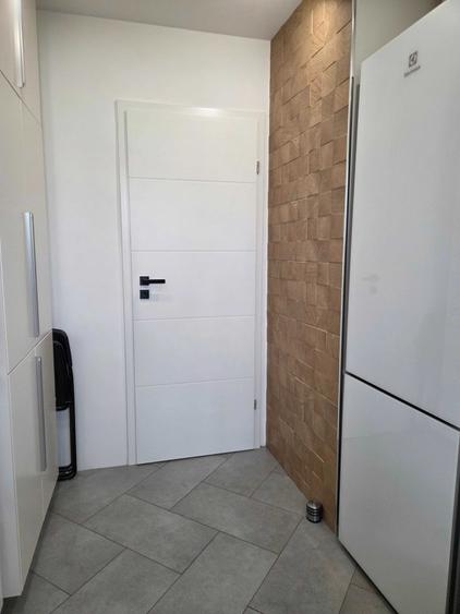 Apartament cu 3 camere semidecomandat în Nord