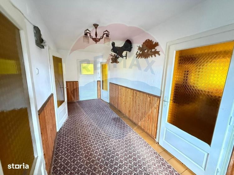 Casă cu 4 camere în Șaru Dornei