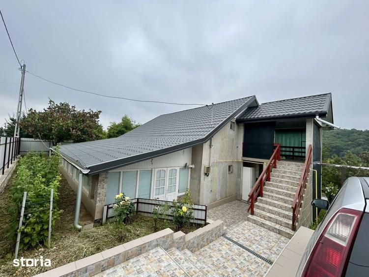 Casă cu 3 camere cu Teren 2200 Mp în Chicerea