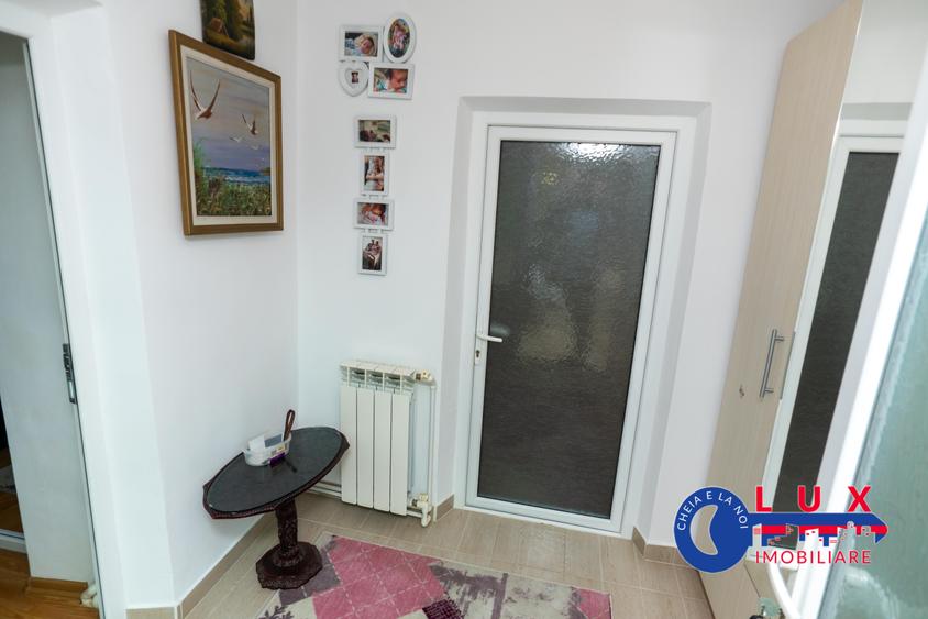 Casă individuală cu 4 camere cu Canalizare în Ultracentral
