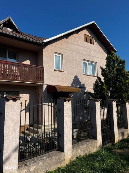 Casă cu 4 camere în Priseaca