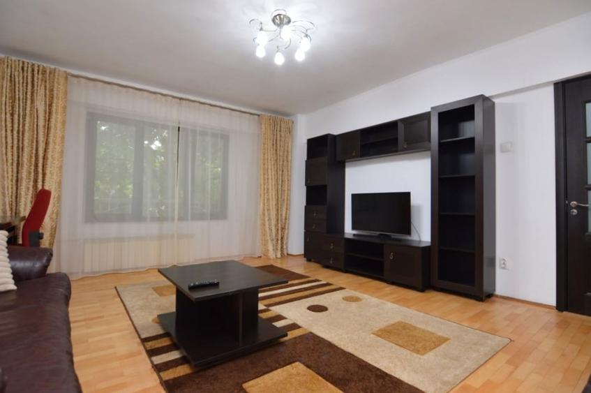 Apartament cu 2 camere decomandat, mobilat în Decebal