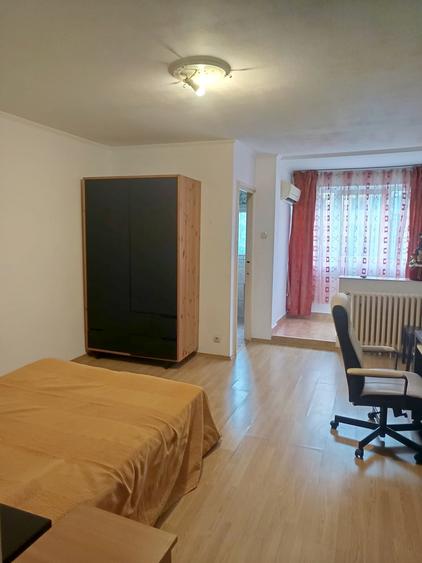 Garsonieră semidecomandată în Teiul Doamnei