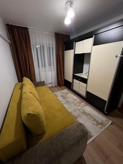 Apartament cu 3 camere decomandat în Sebastian