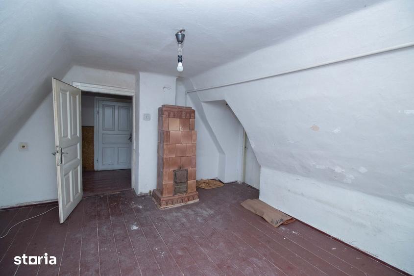 Casă cu 6 camere cu Teren 200 Mp în Central