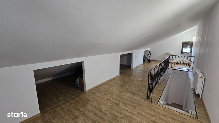 Casă cu 4 camere cu Teren 162 Mp în Central