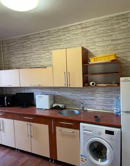 Apartament cu 3 camere decomandat, mobilat în Cioplea