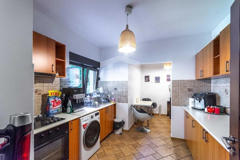 Apartament cu 5 camere semidecomandat în Kiseleff