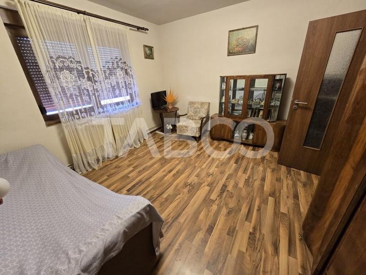 Casă individuală cu 4 camere cu Canalizare în Gușterița