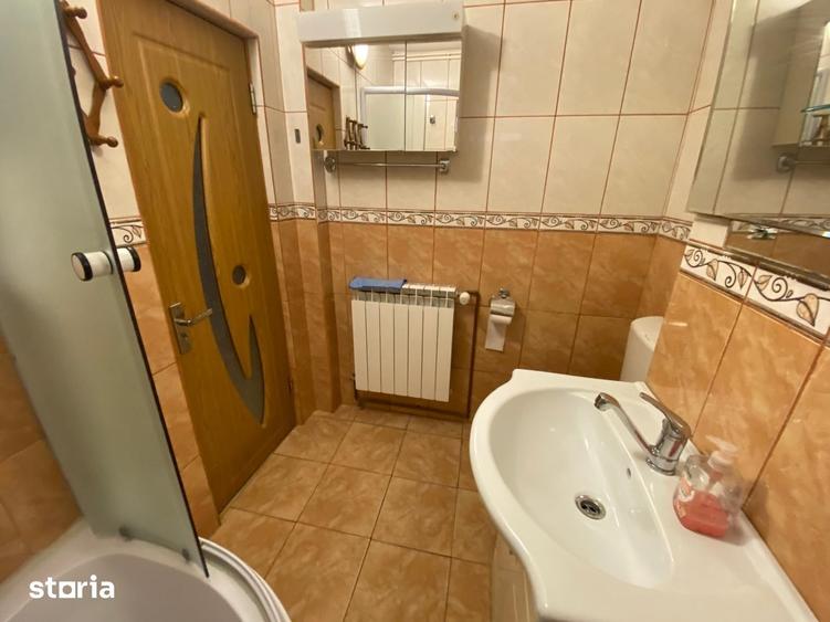 Apartament cu 2 camere decomandat în Micro 6