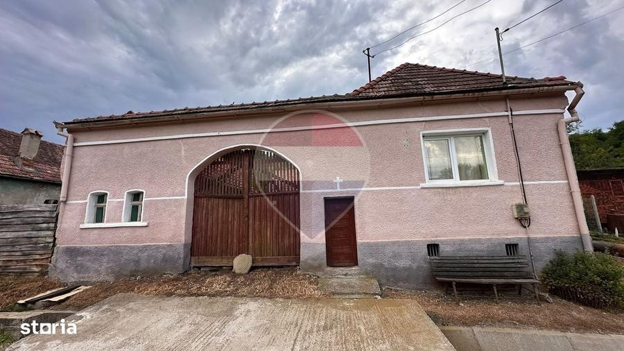 Casă cu 3 camere în Valea Lungă