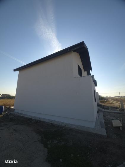 Casă cu 5 camere cu Teren 250 Mp în Clinceni