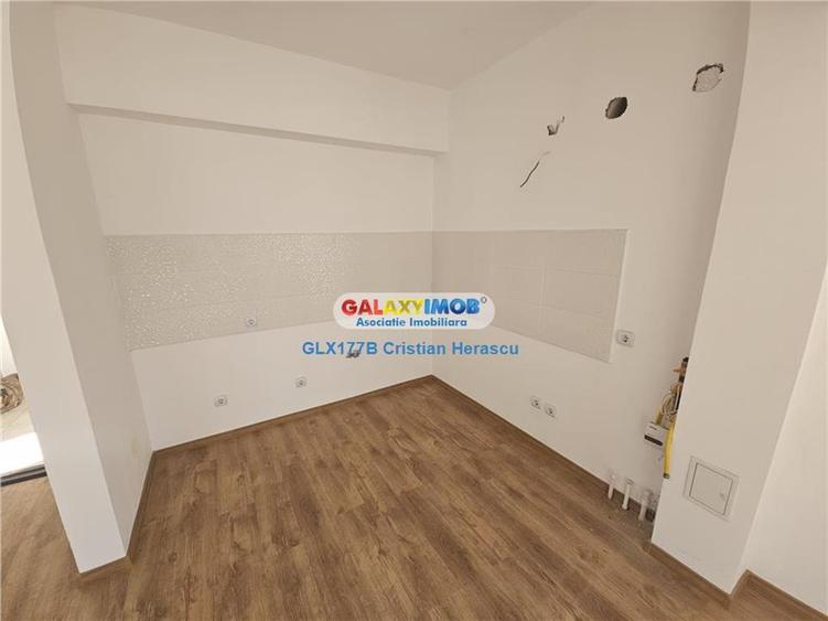 Apartament cu 3 camere semidecomandat în Sud-Vest