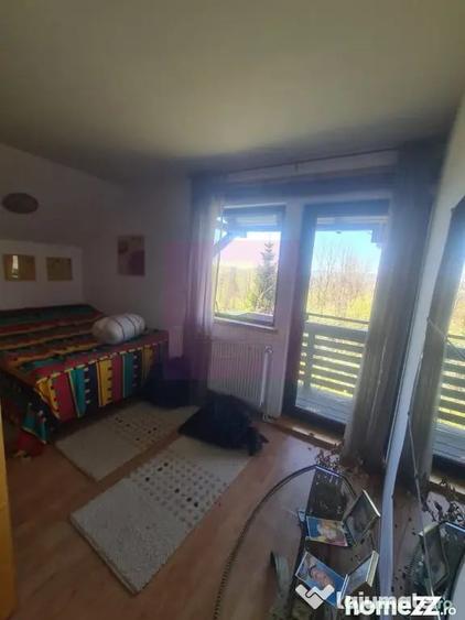 Casă cu 5 camere cu Teren 2177 Mp în Ghioșești