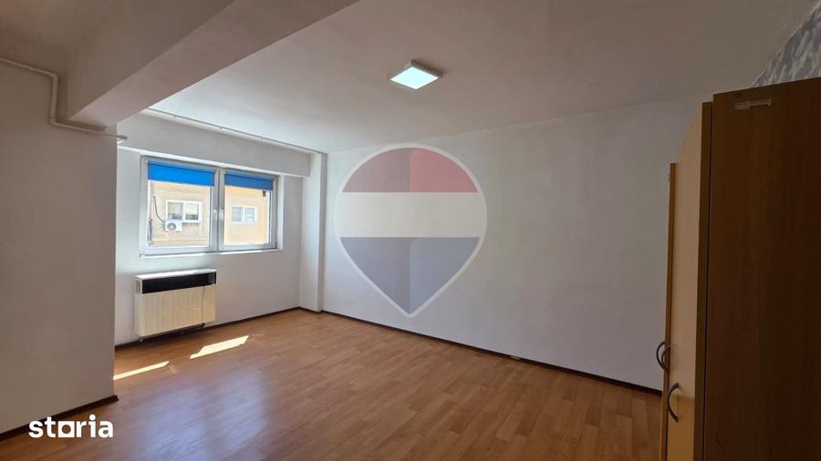 Apartament cu 4 camere în Vitrometan