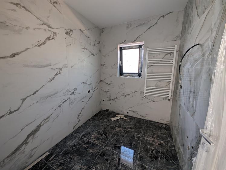 Casă individuală cu 4 camere cu Canalizare în Central