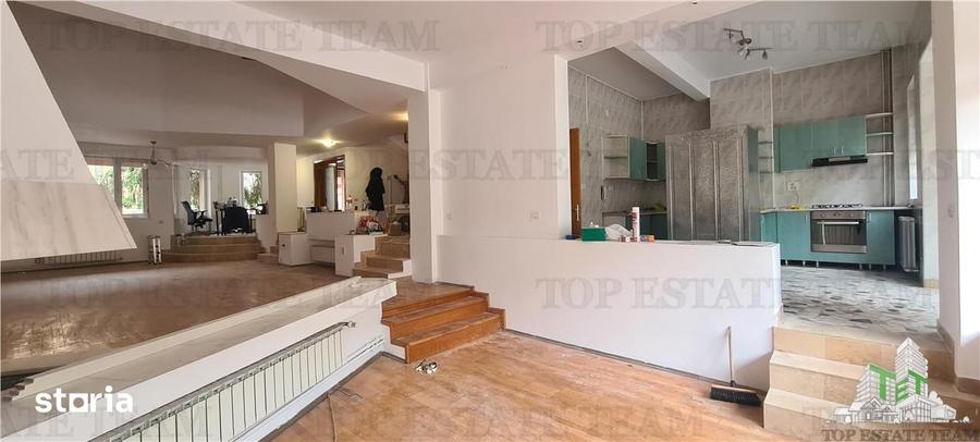 Casă cu 9 camere cu Teren 358 Mp în Grivița