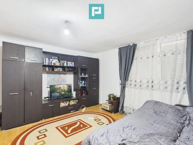 Casă cu 2 corpuri, teren 398 mp, Oradea - 25