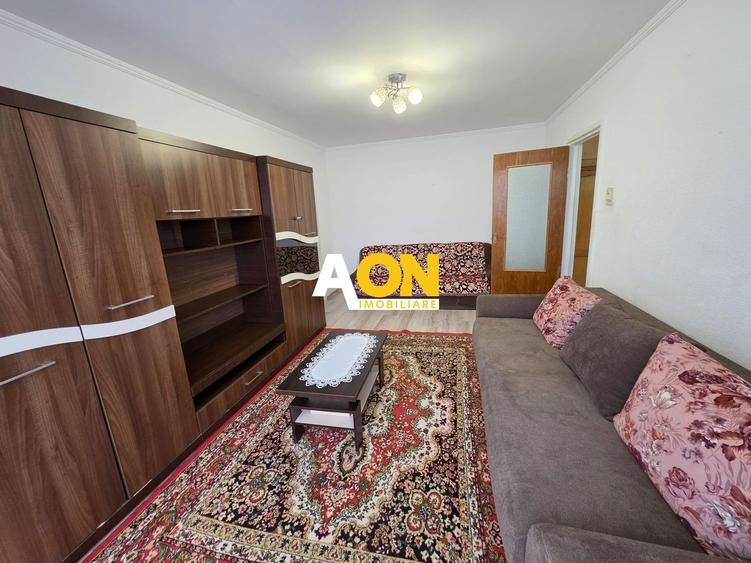 Apartament cu 2 camere semidecomandat, mobilat în Cetate