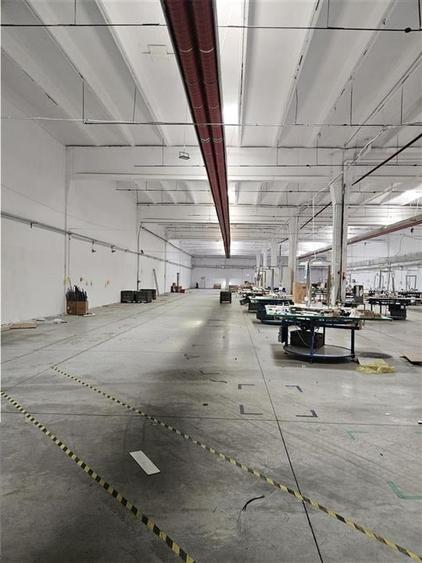 Spațiu industrial, de 3,300 mp, în Depozite