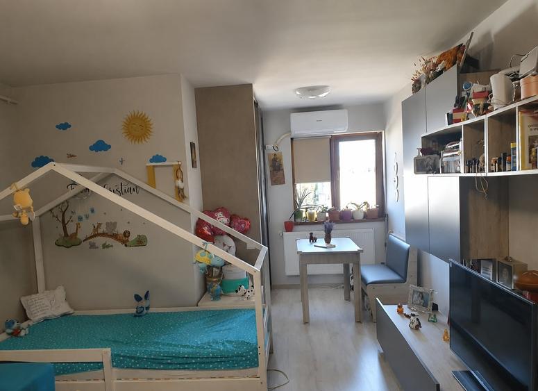 Garsonieră decomandată în Brătianu