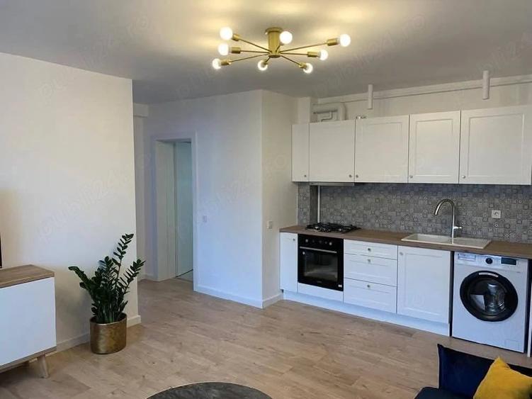Apartament cu 3 camere decomandat în Florești