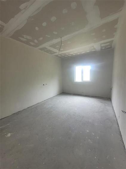 Casă individuală cu 3 camere cu Teren 230 Mp în Lumina