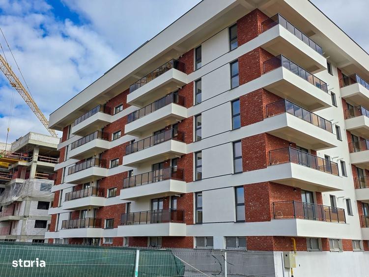 Apartament cu 7 camere decomandat în Galata