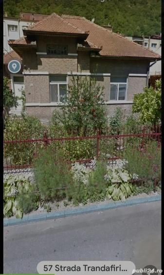 Casă individuală cu 4 camere cu Canalizare în Central