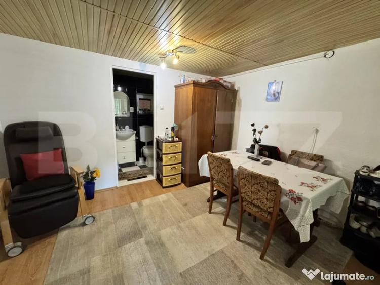 Casă cu 2 camere cu Teren 7300 Mp în Central