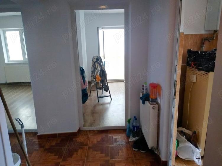 Apartament cu 2 camere decomandat în Zăvoaia