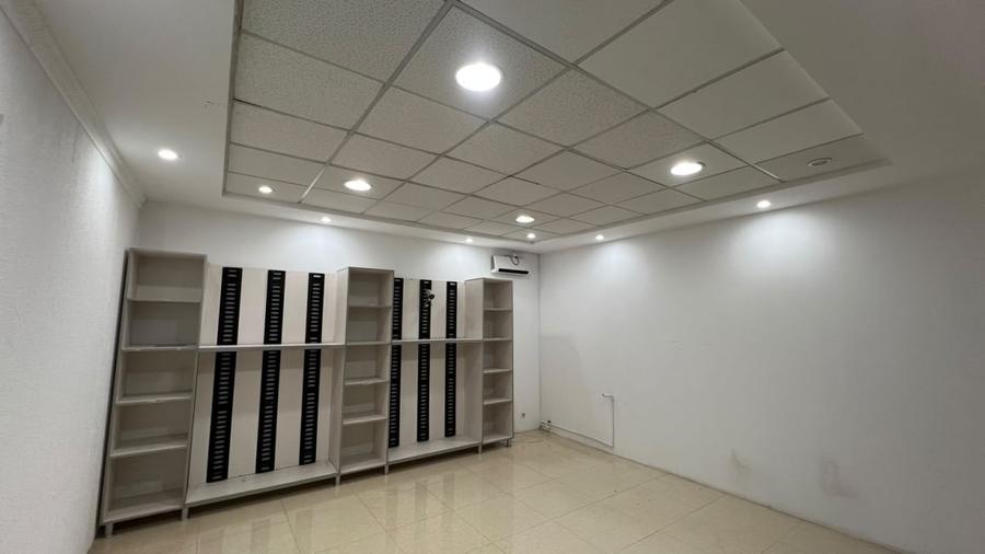 Spațiu comercial, de 25 mp, în Central
