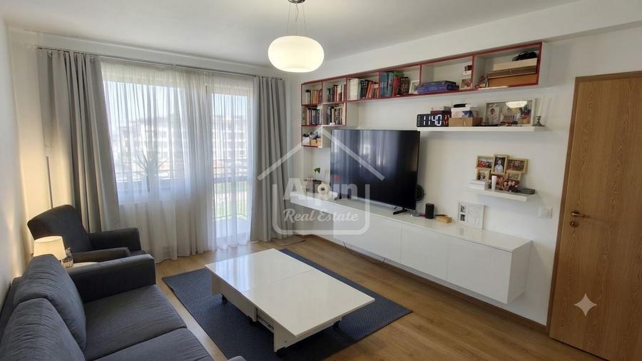 Apartament cu 2 camere decomandat, mobilat în Tractorul