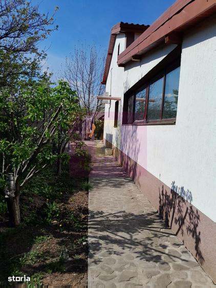 Casă cu 5 camere cu Teren 958 Mp în Central