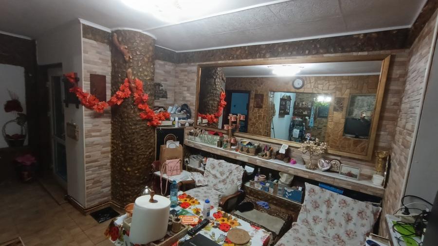 Casă individuală cu 4 camere cu Canalizare în Bariera Vâlcii