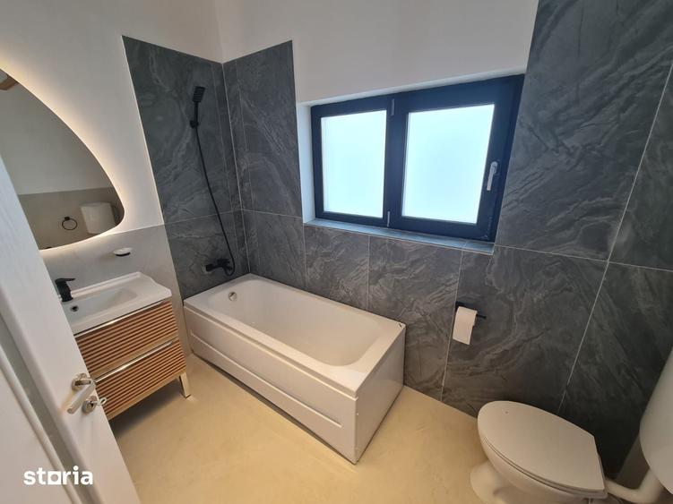 Casă cu 8 camere cu Teren 580 Mp în Corbeanca